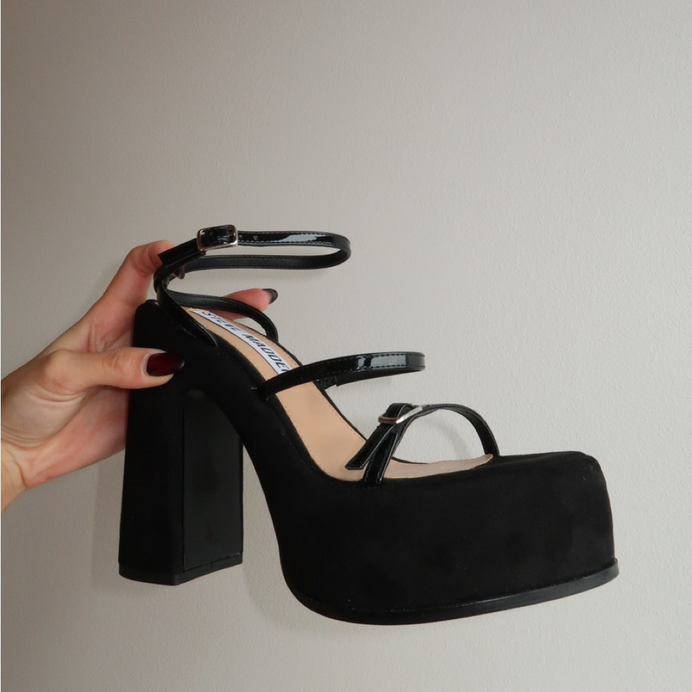 steve madden erica faux suede 5.75” heels, 8.5W, black